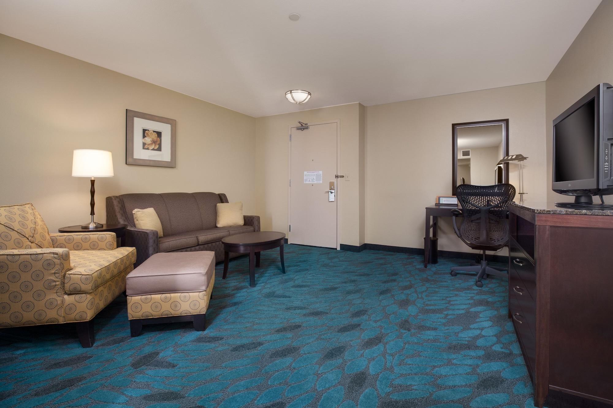 Hilton Garden Hotel 3*