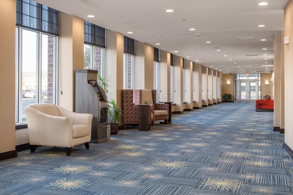 Hilton Garden Hotel 3*