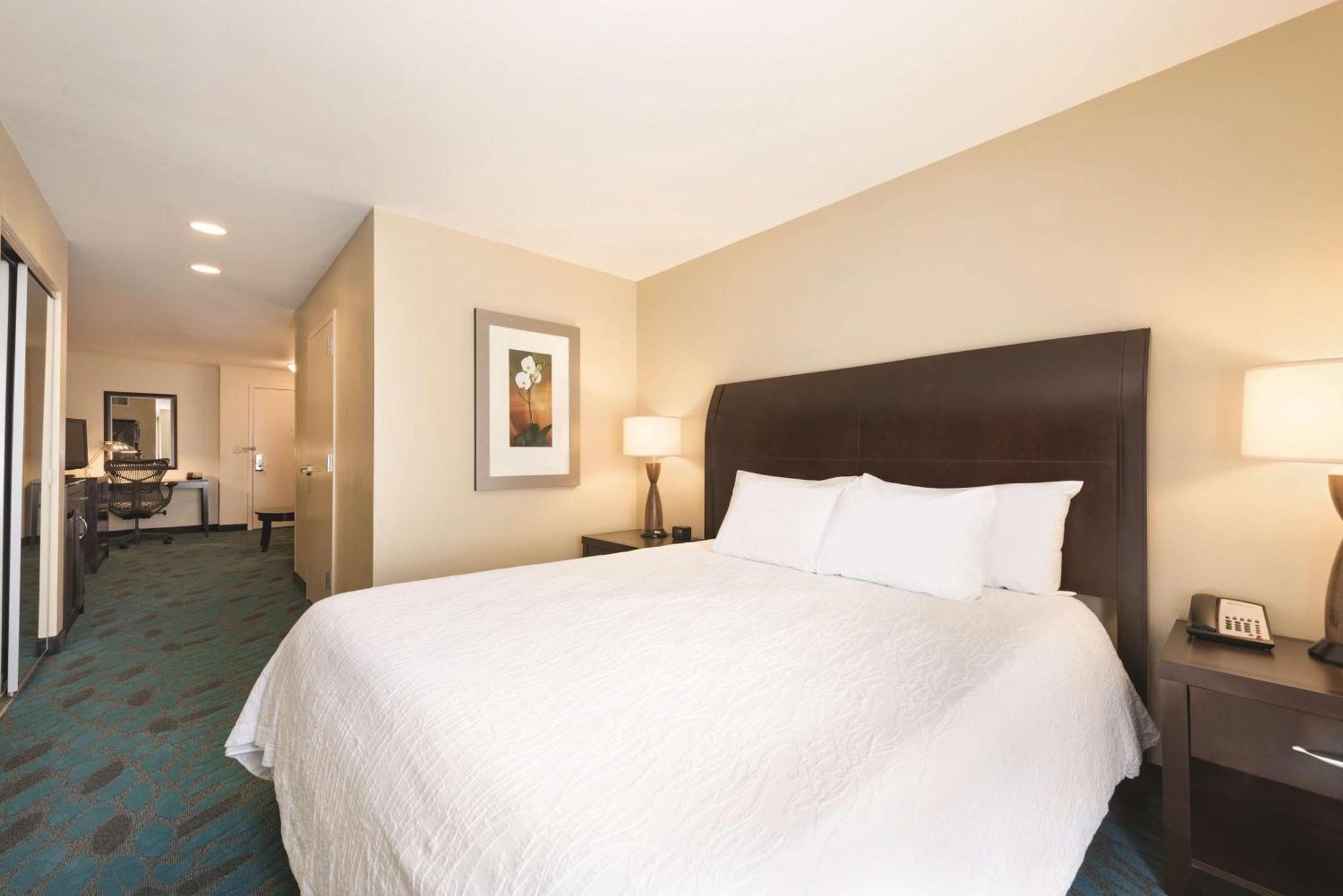 Hilton Garden 3*